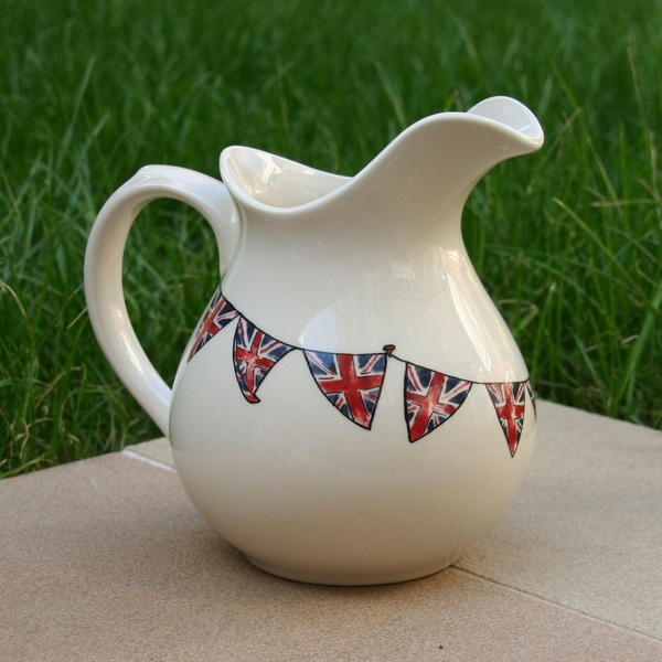 Small jug Quintessentially British